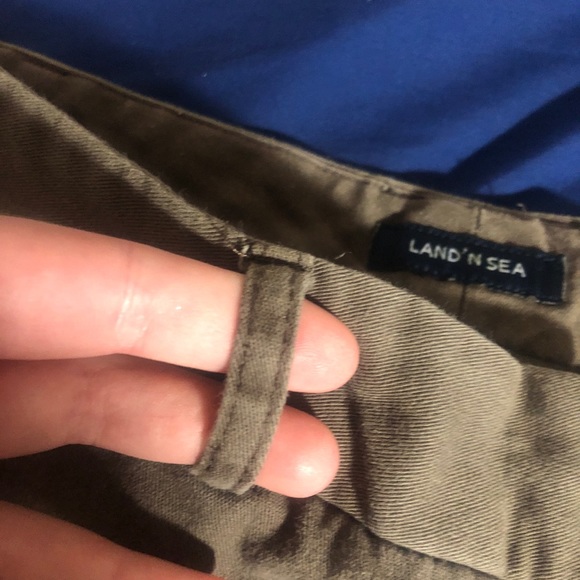 Land N’ Sea size 8 short khaki shorts with pockets and button - Picture 5 of 5